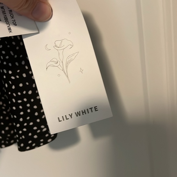 Women’s black and white polka dot blouse new with tags size M - Picture 4 of 5